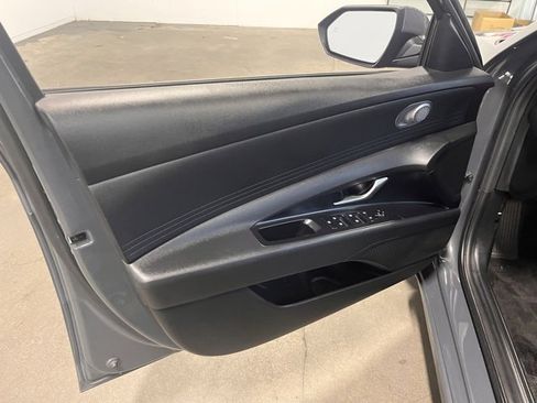 Used 2024 Hyundai Elantra SE image 24