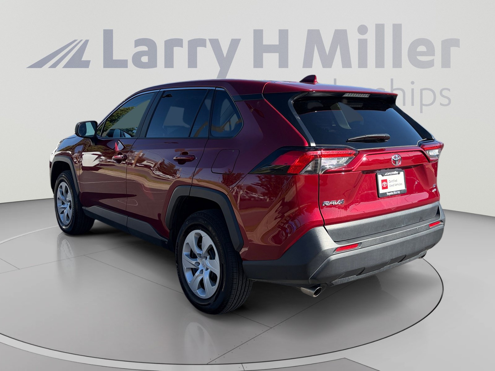 Used 2025 Toyota RAV4 LE AWD/4WD image 3