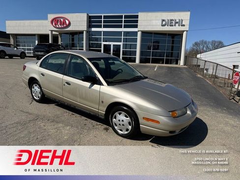 Used 2002 Saturn S-Series SL1 image 1
