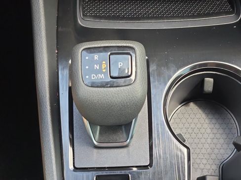 Used 2024 Nissan Rogue SV w/ SV Premium Package FWD image 12