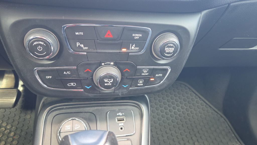 Used 2021 Jeep Compass Trailhawk w/ Convenience Group AWD/4WD image 14