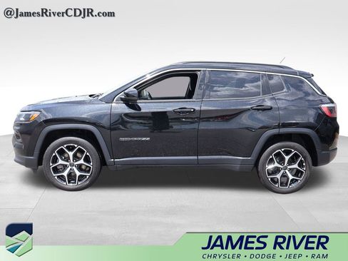 Used 2025 Jeep Compass Limited AWD/4WD image 2