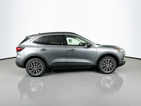 New 2026 Ford Escape SE FWD image 8