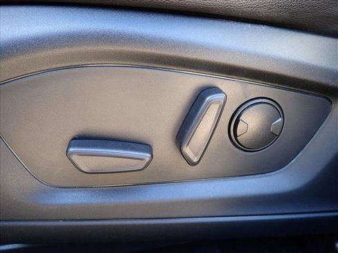 Used 2024 Ford Explorer Limited image 13