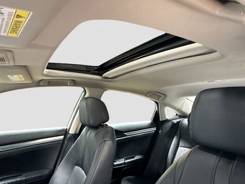 Used 2018 Honda Civic Touring image 24