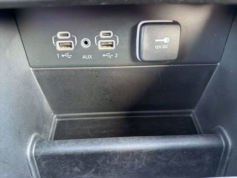 Used 2024 Jeep Grand Cherokee Limited image 29