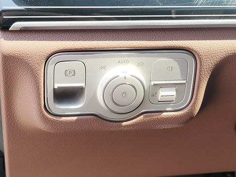 Used 2025 Mercedes-Benz GLS 450 4MATIC image 22