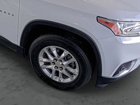 Used 2021 Chevrolet Traverse LT FWD image 16