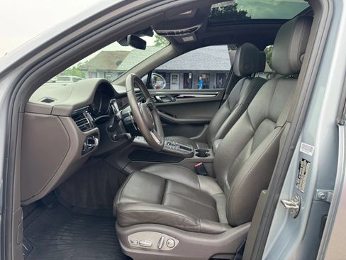 Used 2019 Porsche Macan AWD/4WD image 19