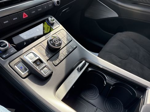 Used 2024 Hyundai Palisade Calligraphy image 24