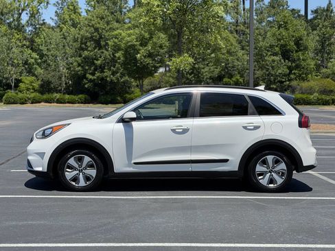 Used 2018 Kia Niro LX FWD image 4