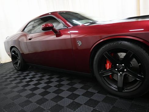 Used 2017 Dodge Challenger SRT Hellcat image 18