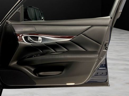 Used 2019 INFINITI Q70 Luxe AWD/4WD image 40