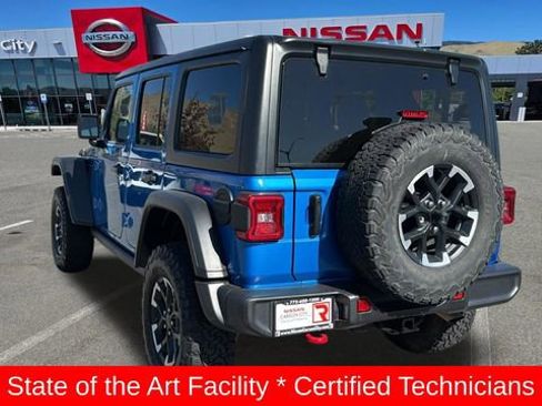 Used 2025 Jeep Wrangler Unlimited Rubicon AWD/4WD image 5