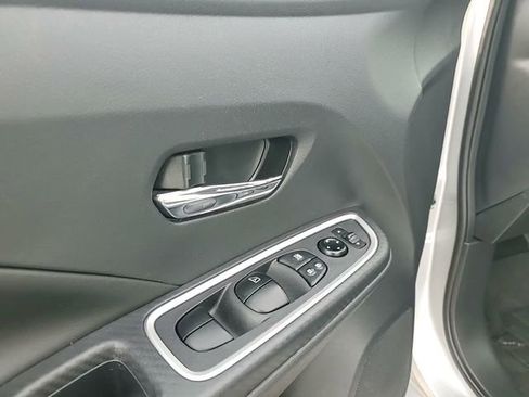 Used 2024 Nissan Versa SR image 13