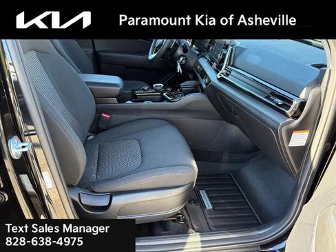 Used 2023 Kia Sportage LX image 16