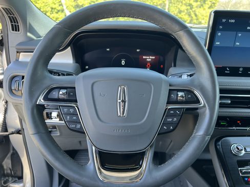 Used 2021 Lincoln Nautilus Reserve w/ Equipment Group 201A image 15