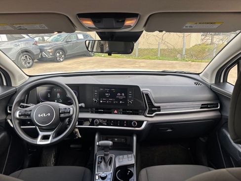 Used 2025 Kia Sportage LX image 32