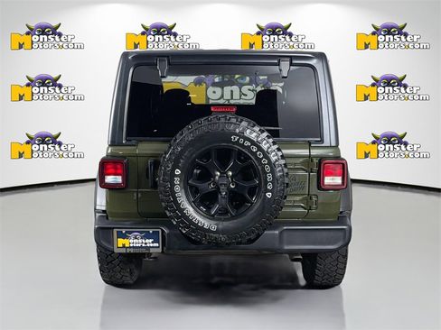 Used 2022 Jeep Wrangler Willys image 6