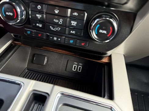 Used 2016 Ford F150 Lariat image 40