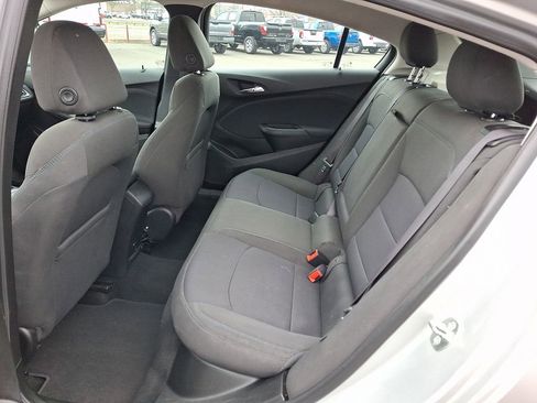 Used 2017 Chevrolet Cruze LT w/ Convenience Package image 11