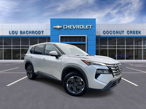 Used 2024 Nissan Rogue SV FWD image 1
