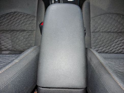 Used 2018 Chevrolet Equinox LT FWD image 38