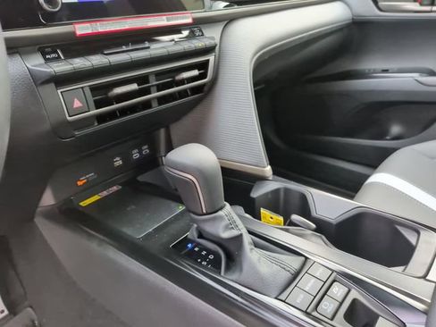 Used 2026 Toyota Camry SE AWD/4WD image 21