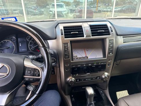 Used 2020 Lexus GX 460 Premium w/ Premium Package AWD/4WD image 3
