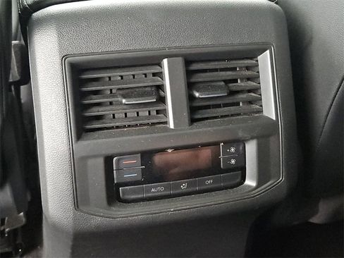 Used 2021 Volkswagen Atlas SE w/ Panoramic Sunroof Package image 27