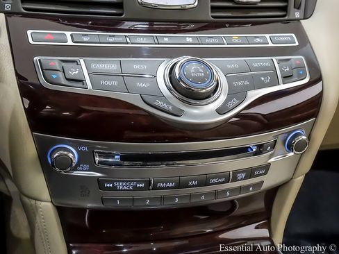 Used 2015 INFINITI Q70 3.7 w/ Technology Package image 25