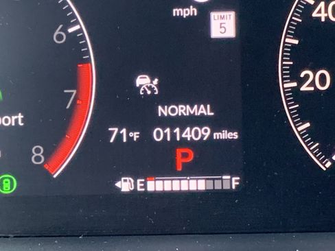 Used 2025 Honda Pilot Touring image 22
