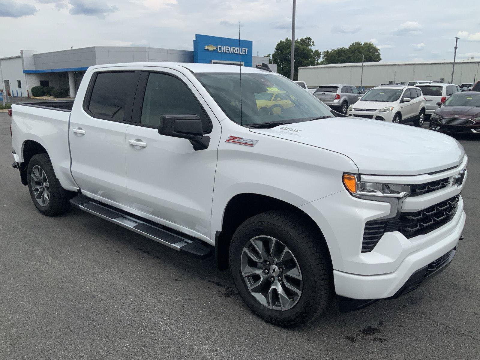 New 2026 Chevrolet Silverado 1500 RST w/ Z71 Off-Road Package AWD/4WD image 2