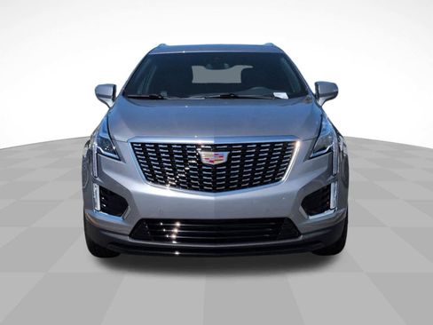 New 2025 Cadillac XT5 Luxury image 2