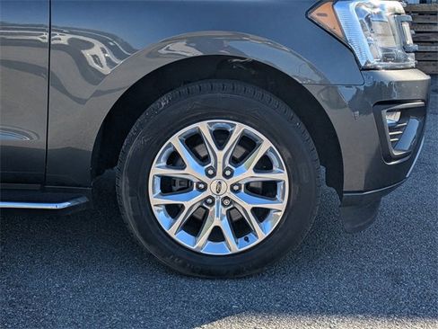Used 2020 Ford Expedition Max XLT w/ Equipment Group 202A image 10