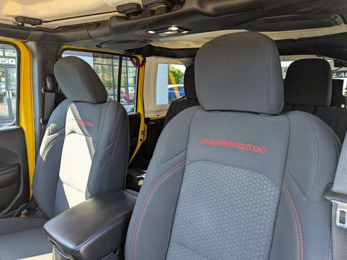 Used 2021 Jeep Wrangler Unlimited Rubicon w/ Cold Weather Group AWD/4WD image 29