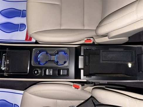 Used 2024 Lincoln Corsair Grand Touring image 24