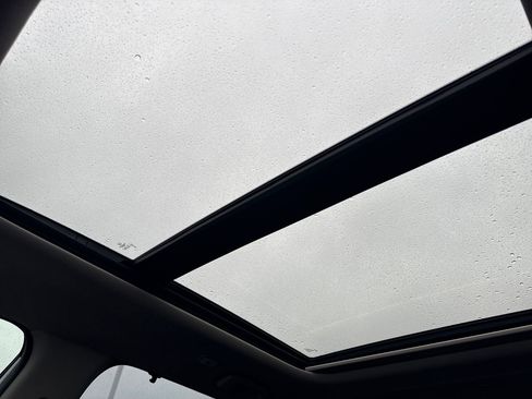 Used 2023 Honda Pilot Elite image 18