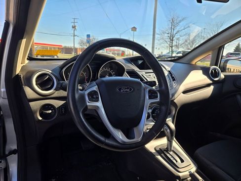 Used 2016 Ford Fiesta SE image 12