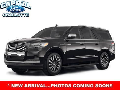 Used 2024 Lincoln Navigator L Black Label AWD/4WD image 2