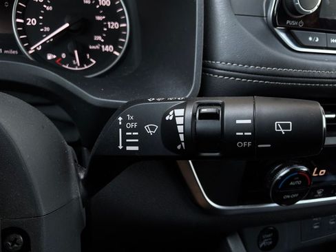 Used 2025 Nissan Rogue SV AWD/4WD image 40