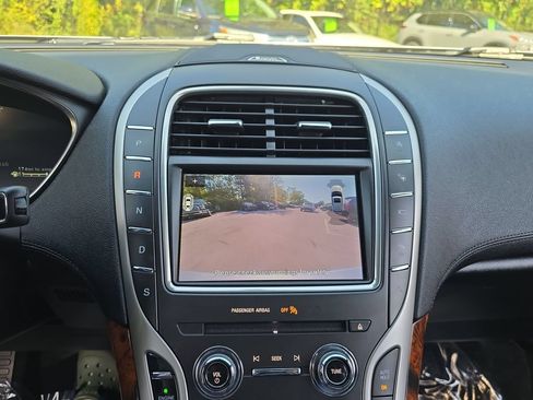 Used 2020 Lincoln Nautilus Reserve AWD/4WD image 22