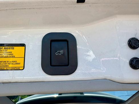 Used 2013 Toyota Sienna Limited w/ Premium Pkg FWD image 25