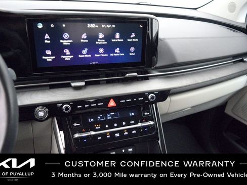 Used 2024 Kia Carnival EX FWD image 22