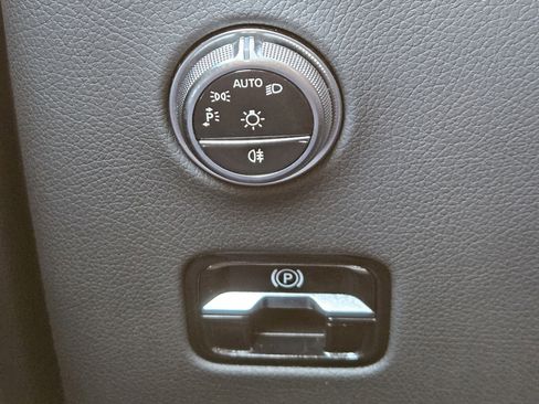 Certified 2025 Mercedes-Benz GLC 43 AMG AMG GLC 43 image 23