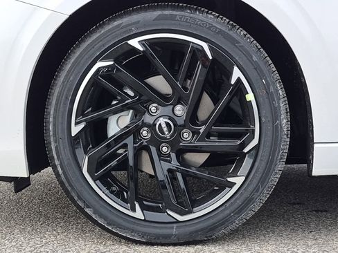 New 2026 Nissan Sentra SR w/ SR Premium Package FWD image 6