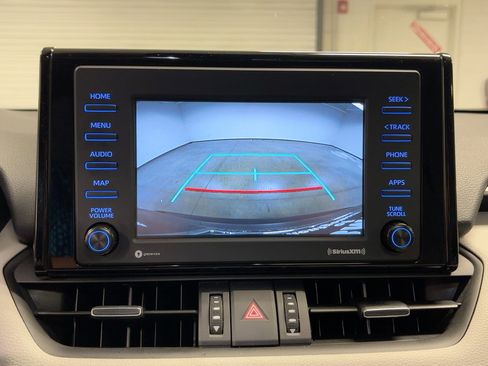 Used 2022 Toyota RAV4 XLE Premium image 25