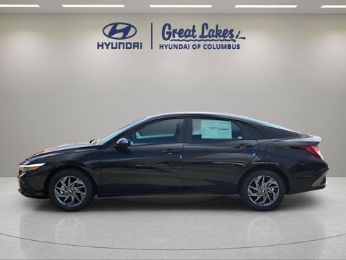 New 2026 Hyundai Elantra Hybrid w/ Cargo Package FWD image 2