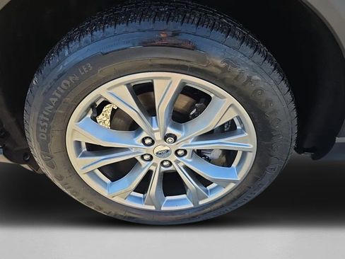 Used 2021 Ford Explorer XLT w/ Equipment Group 202A AWD/4WD image 11
