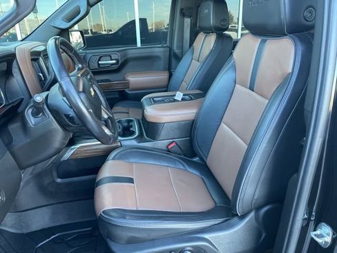 Used 2022 Chevrolet Silverado 1500 High Country w/ Technology Package image 13